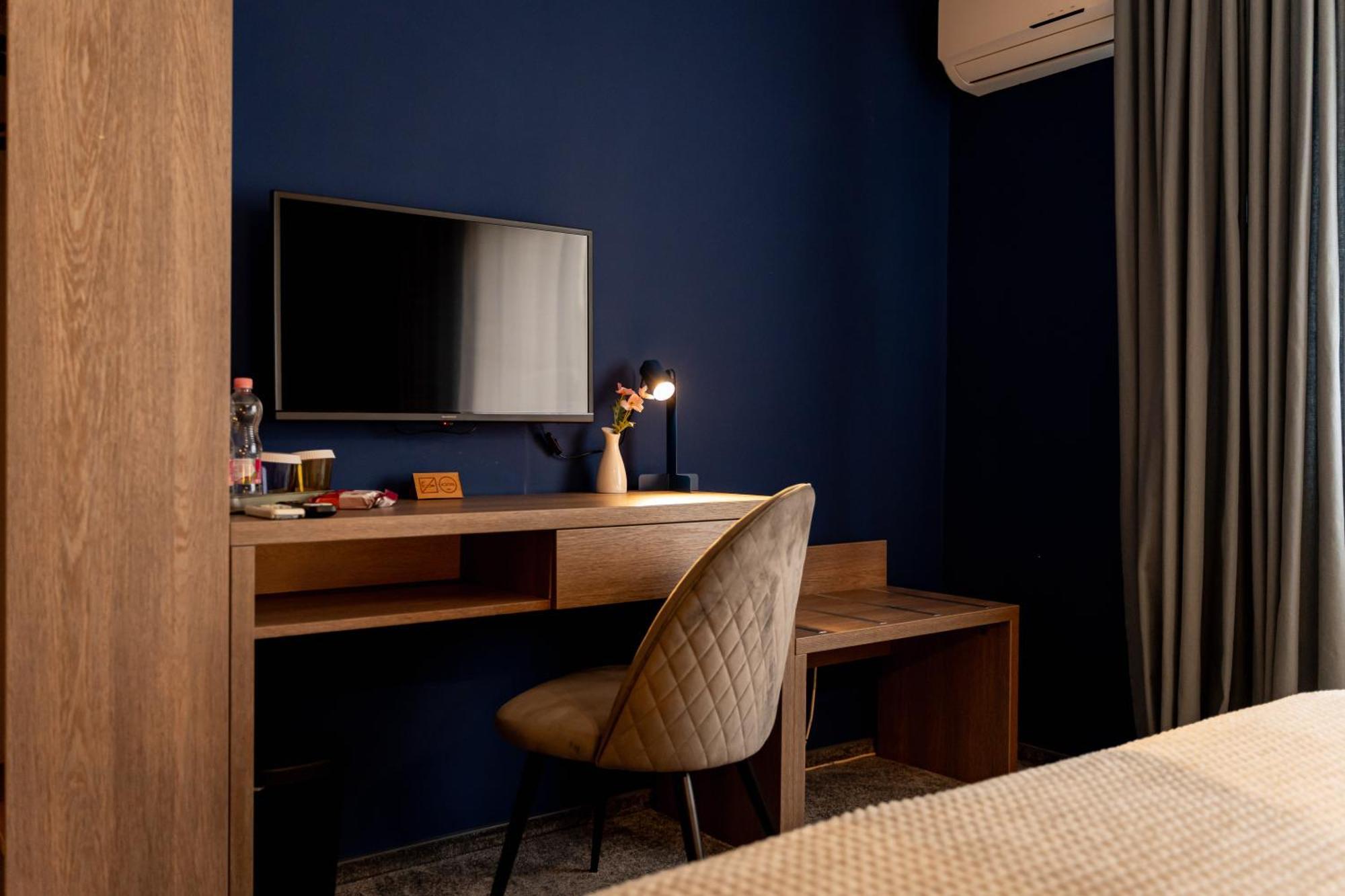 Hotel Coco ティミショアラ エクステリア 写真