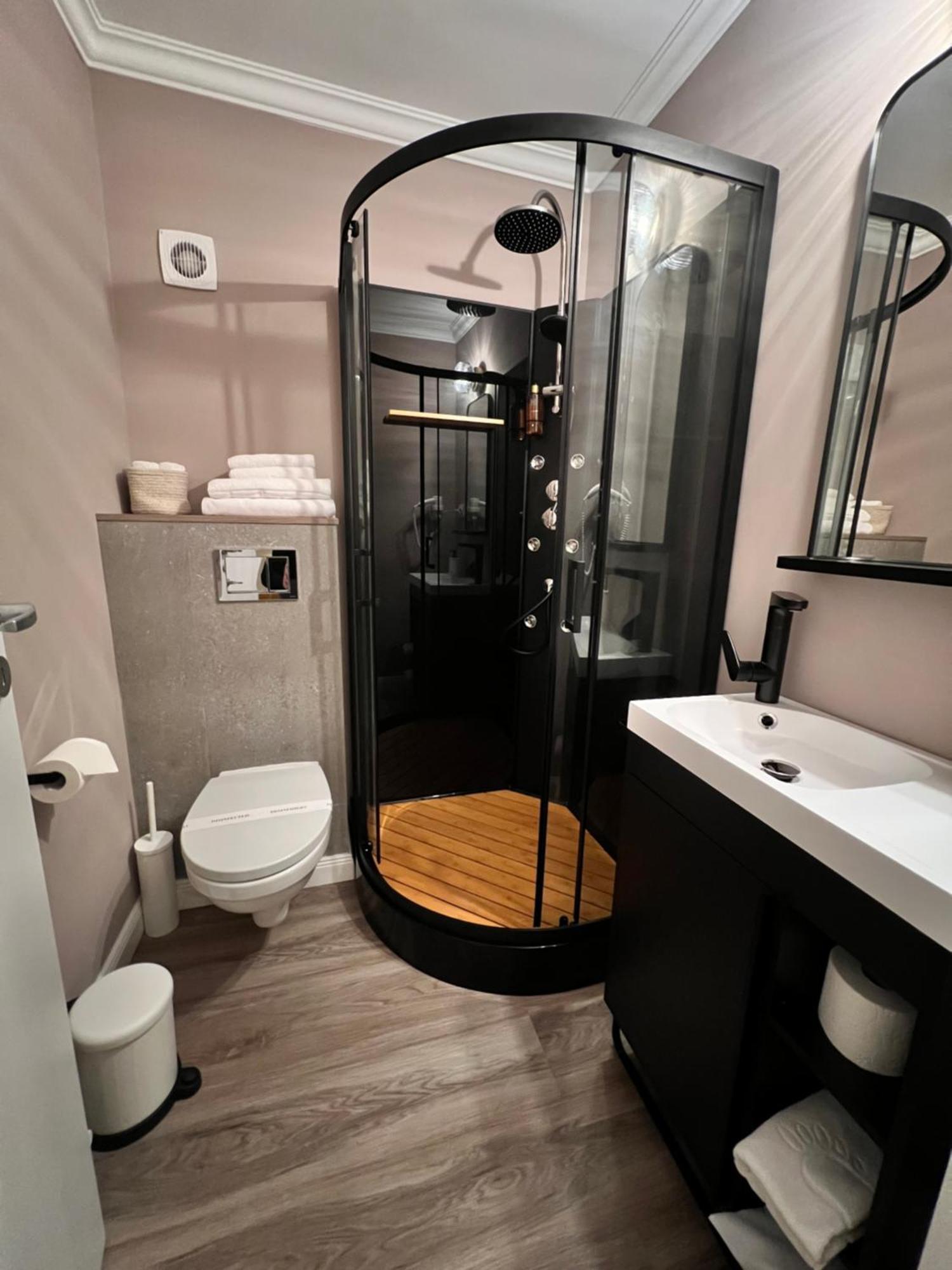 Hotel Coco ティミショアラ エクステリア 写真